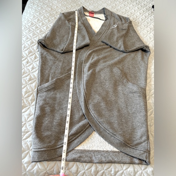Nike cardigan, size medium - Picture 12 of 14